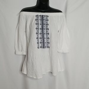 BLL boho styler off the shoulder shirt. 3/4 sleeve